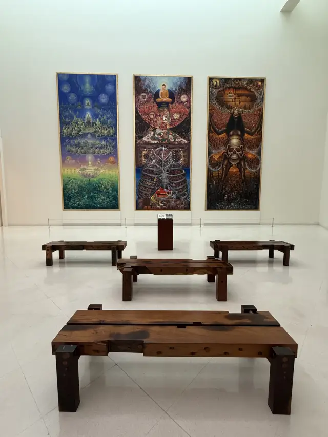 曼谷當代藝術館 (MOCA Bangkok) 令人驚嘆的層層藝術品 - 您一定要來看看！