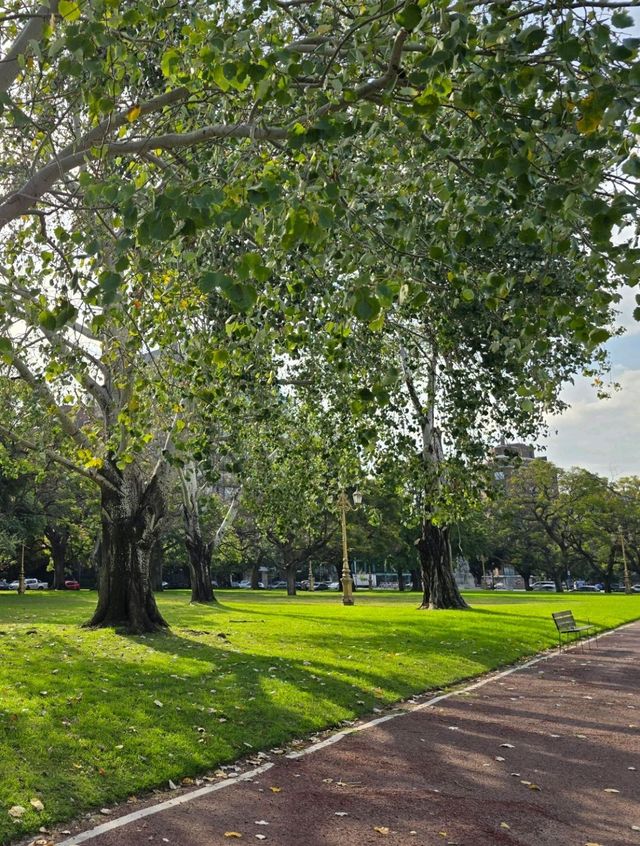 해외여행 부에노스아이레스의 운동공원 Plaza Oriental Republic of Uruguay
