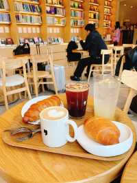 韓国ソウル　日常を旅のように　ブックカフェ