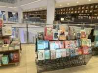 📚 BookXcess @ Gurney Paragon – Malaysia’s Most Scenic Bookstore
