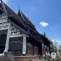 วัดโลกโมฬี เสน่ห์ล้านนาโบราณกลางเมืองเชียงใหม่