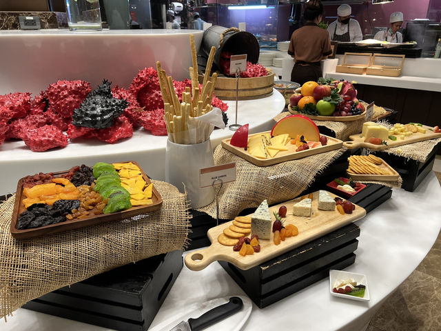 🥩 Wagyu, Foie Gras & More: A Buffet Feast at The Berkeley Dining Room 🍽️