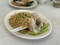 🔥 Hidden Roast Meat Gem in Penang – Weng Kei Wantan Mee 荣記茶餐室
