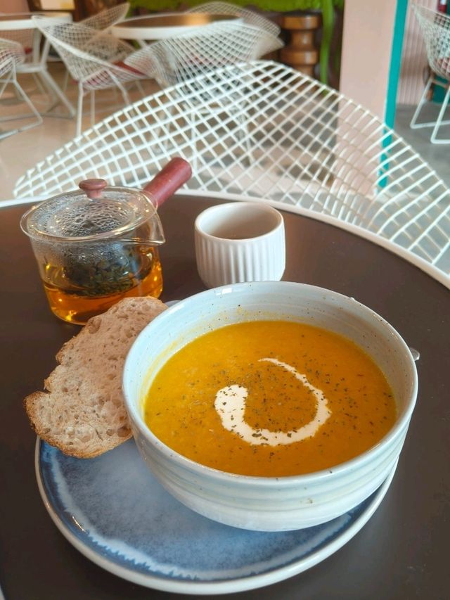 Warm Bowls & Chill Vibes: Desaru’s Hidden Gem
