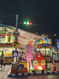 曼谷｜走出百貨就能開吃！Central World門口街頭夜市美食太讚了