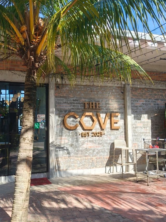 Sunshine & Sparkling Soda – A Café by the Sea