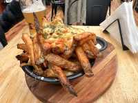 【Fresco Bar｜ハイキング後に最高の一杯とハンバーガー】 