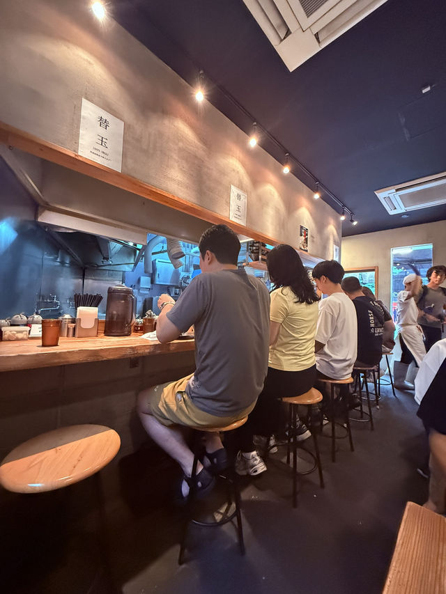 濃厚豬骨湯頭在地名店-博多一双拉麵