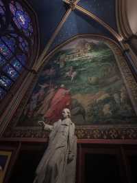 ⛪️荘厳な美と歴史に包まれる、ノートルダム大聖堂の魅力