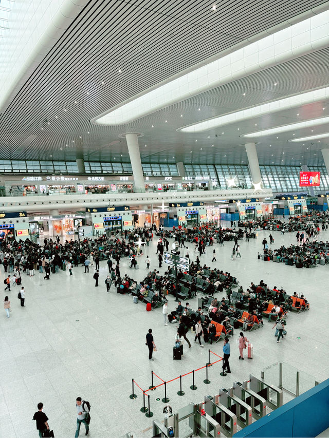เดินทางด้วยรถไฟความเร็วสูงจาก Hangzhou East 