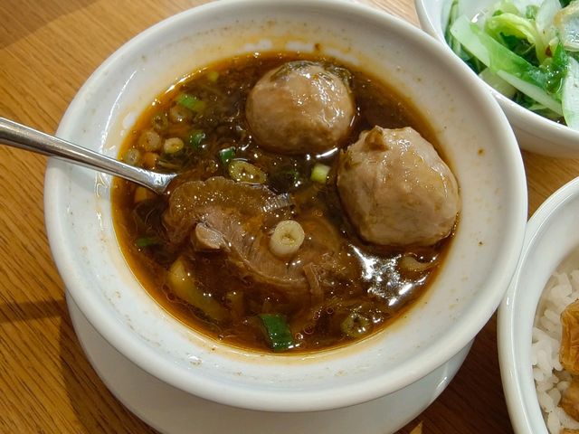 桃園機場二航貴賓室，東方宇逸
