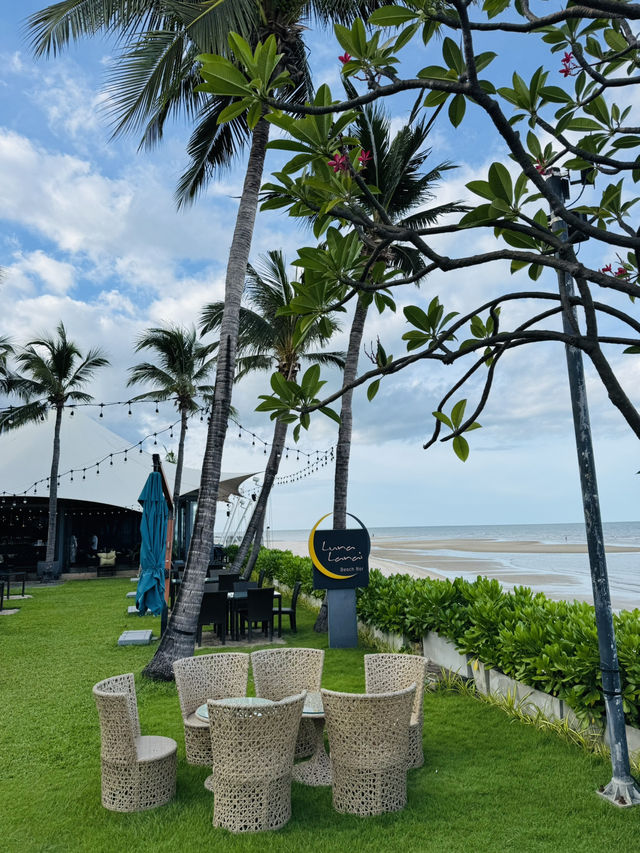 ชิลล์ริมทะเลที่ Luna Lanai หัวหิน วิวดี อาหารอร่อย