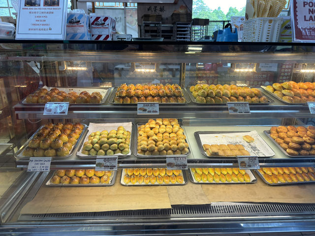 🥮 Souvenir Stop with a Snack Bonus at Ming Ang, Yong Peng