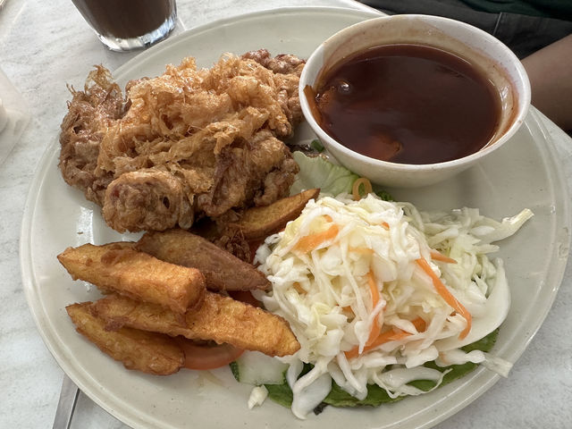 🍽️ “Where Tradition Meets Surprise: Dive into UFO Tarts & Authentic Hainanese Chicken”