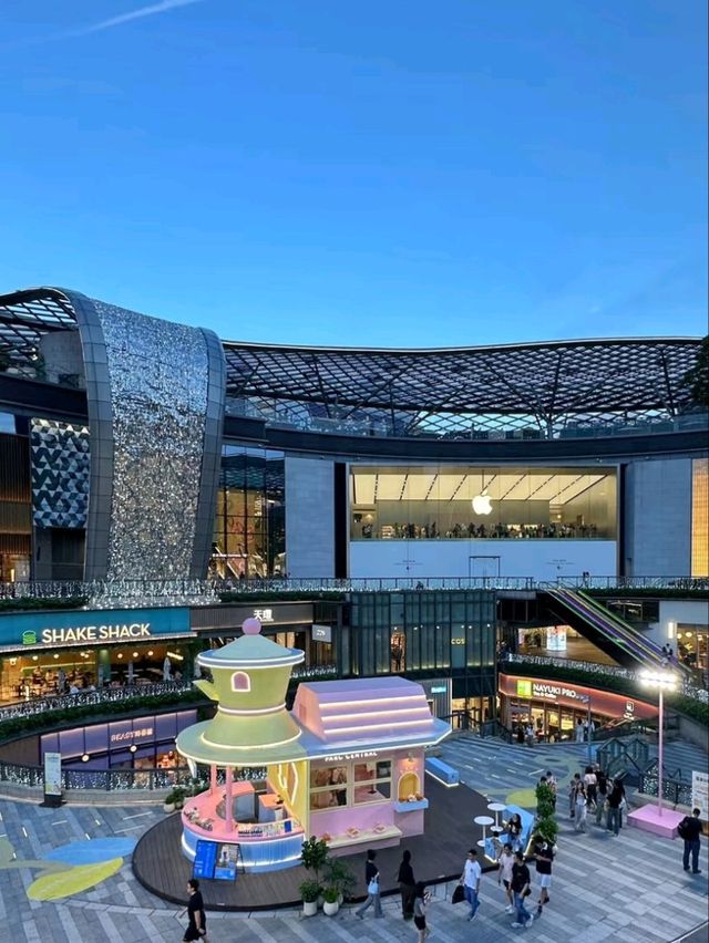 🛍️🌆 Tianhuan Square Guangzhou – Trendy, Urban & Full of Surprises! ✨🍜