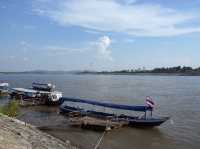 🚤 Crossing the Mekong: A Glimpse of Laos from Thailand