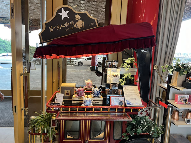 圓山飯店 第一夫人咖啡廳 欣賞飛機降落好去處