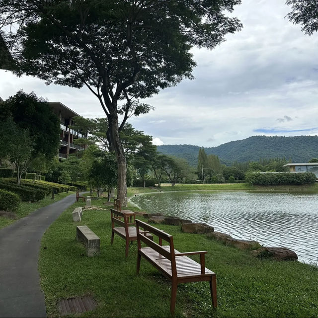 นอนรีสอร์ทวิวทะเลสาบ ท่ามกลางขุนเขา 🌿