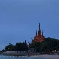 Blue Dragon Cafe and Beach Club
