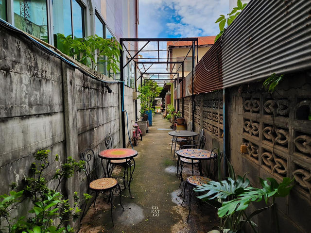 มาดามพาเท่ห์ สัมผัสความเท่ห์ร้านบรรยากาศดี