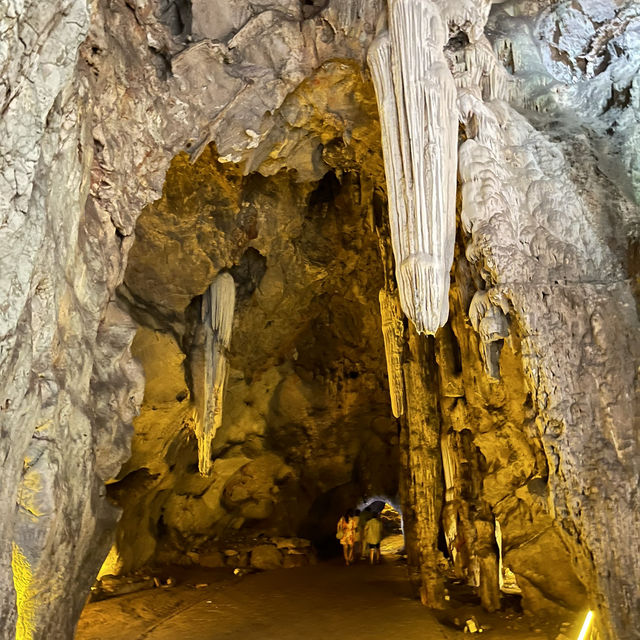 ถ้ำเขาหลวง  เพชรบุรี