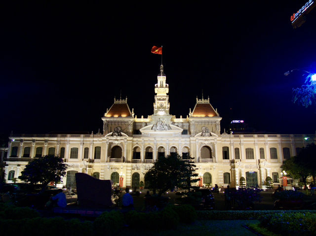 🏛️ Day & Night Vibes: Ho Chi Minh City People’s Committee & Ho Chi Minh Statue