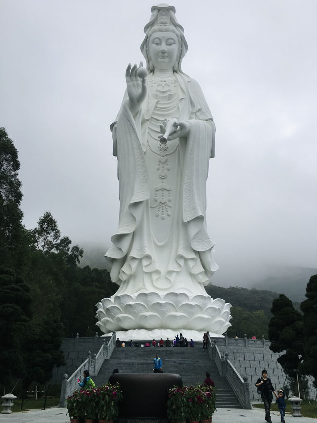 香港慈山寺：靜謐心靈的佛教聖地