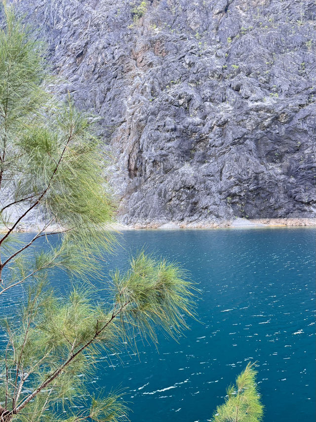 🏞️ เหมืองหินเก่าถ้ำทองหลาง พังงา
