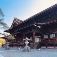 🌿 Solo Summer Serenity: Zenkoji Temple – Nagano’s Spiritual Heart