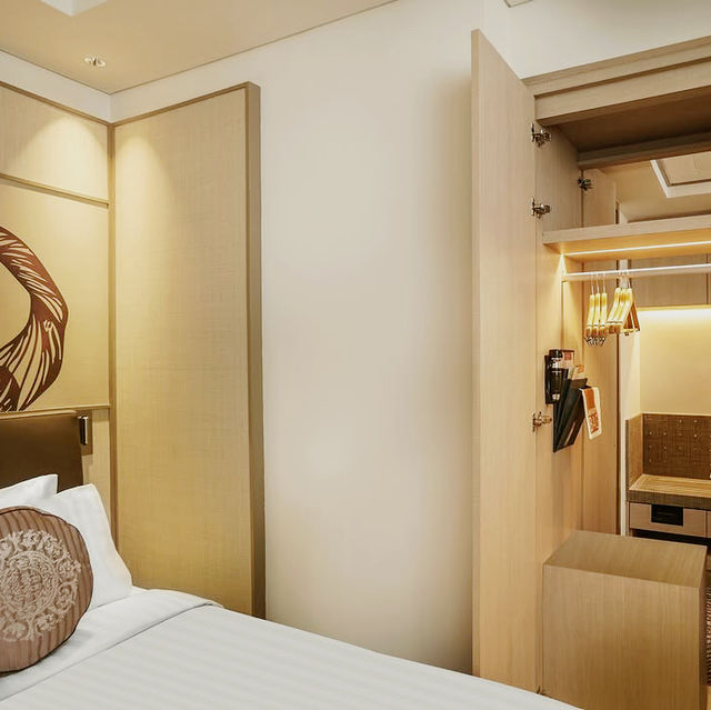 Polished Comfort and Thai-Touched Warmth