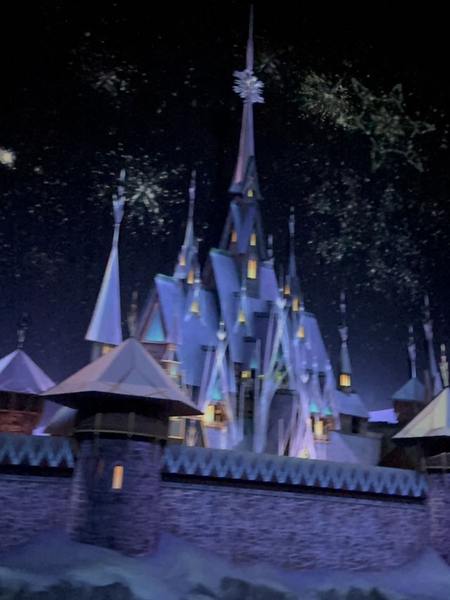 ✨ A Fairytale Day at Hong Kong Disneyland 🏰💖 (with a Frozen twist ❄️😉)
