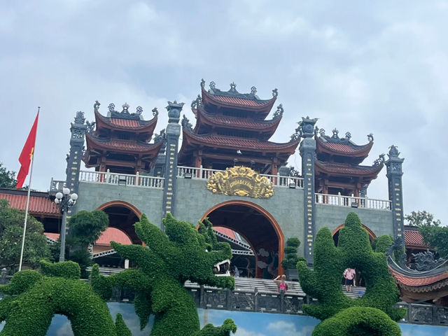 Exploring Vietnam's Tam Giang Temple (三皇庙) 🇻🇳