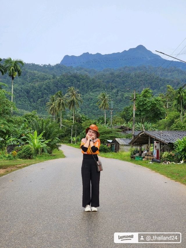 หมู่บ้านช่องไม้ดำกับจุดเช็คอิน วิวภูเขาพนมเญจา