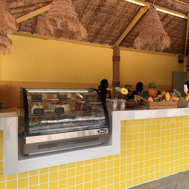 海辺で“映え”が止まらない！MORE THAN Beach & Cafeで極上チルタイム🇹🇭