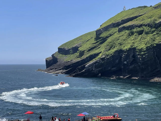 Jeju: A Foodie's Paradise! 🍜🐷🦀