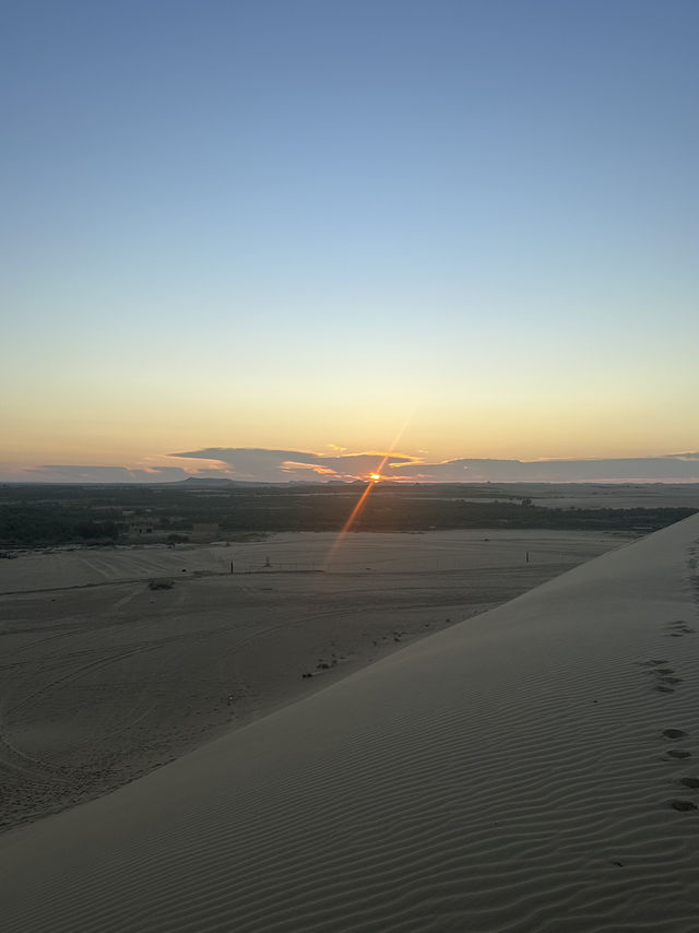 Sahara’s Holy Trinity: Fire, Gold And Stardust