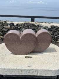 💕 Twin-Hearts Stone Weir — Penghu’s Romantic Ocean Trap 💗🌊