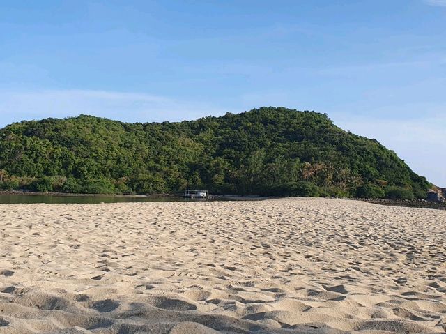Koh Phanvan: Dhiva's Splig Personality—From Waterfall Vipassana To Full Moon Fire