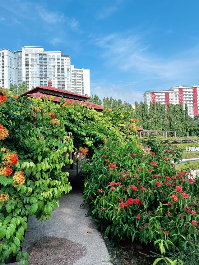 Laman Iskandar Puteri: A Floral Paradise in the Heart of Nature
