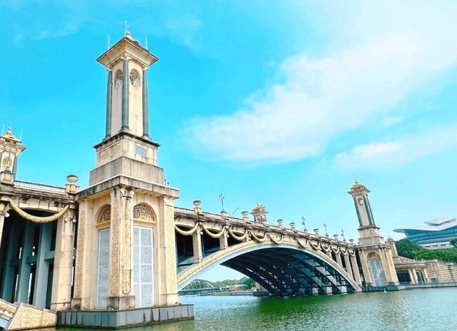 ✨ Majestic Stroll: Seri Gemilang Bridge, Putrajaya’s Crown Jewel