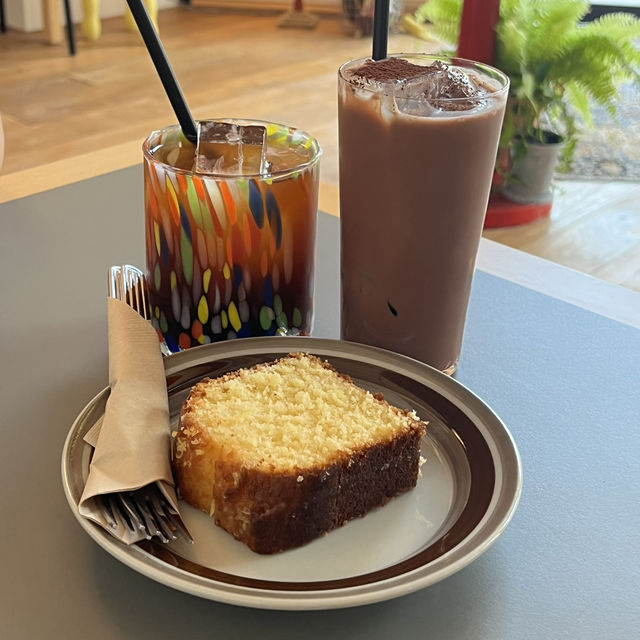 청주 율량동 카페 콜로니 신상카페 인기있는 이유! ☕️