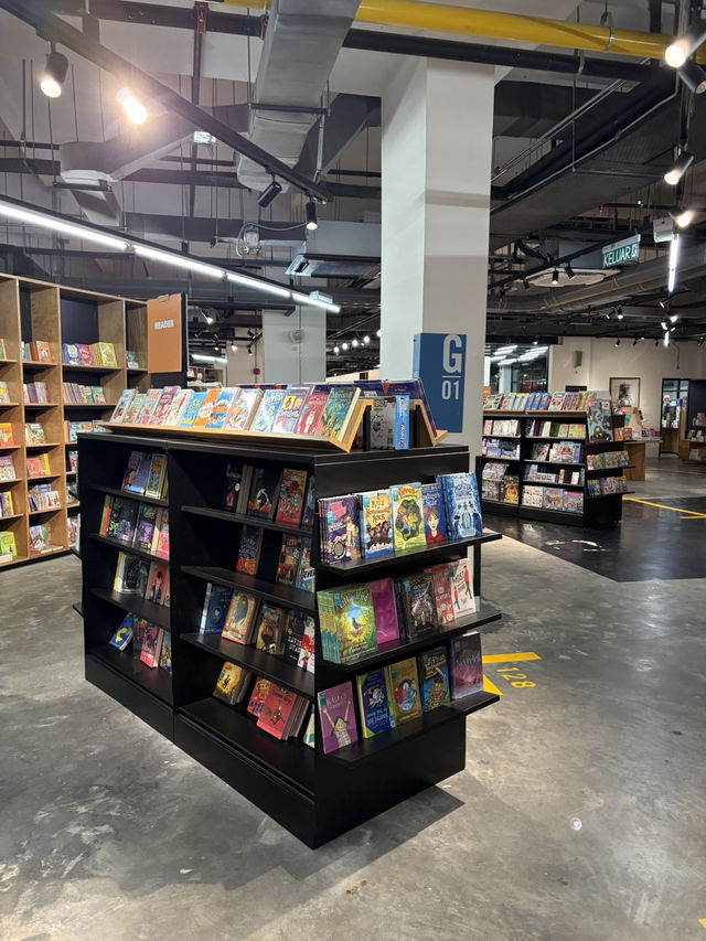 24-hour Bookstore BookXcess at Tamarind Square, Cyberjaya