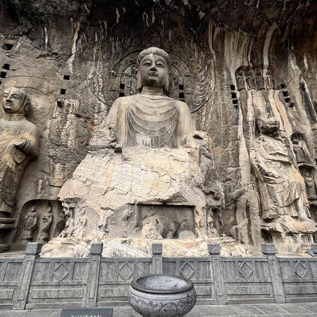 🪨 Longmen Grottoes — A Thousand Buddhas by the River
