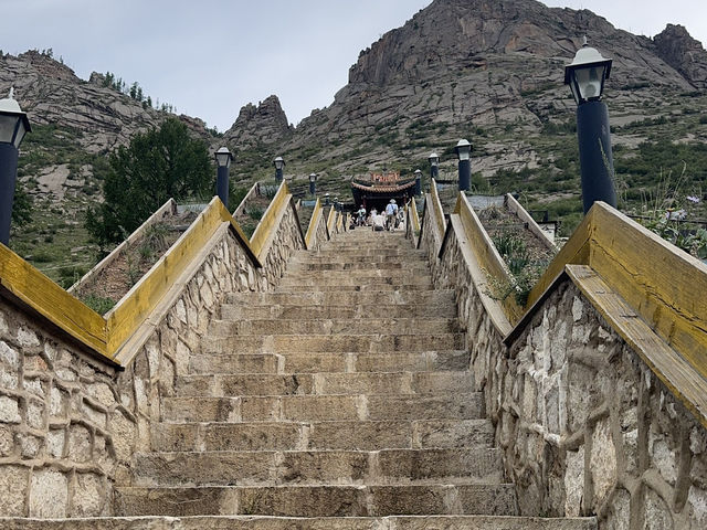 아리야발 사원