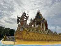 ไหว้พระอุโบสถสีทองวัดท่ามะกอก