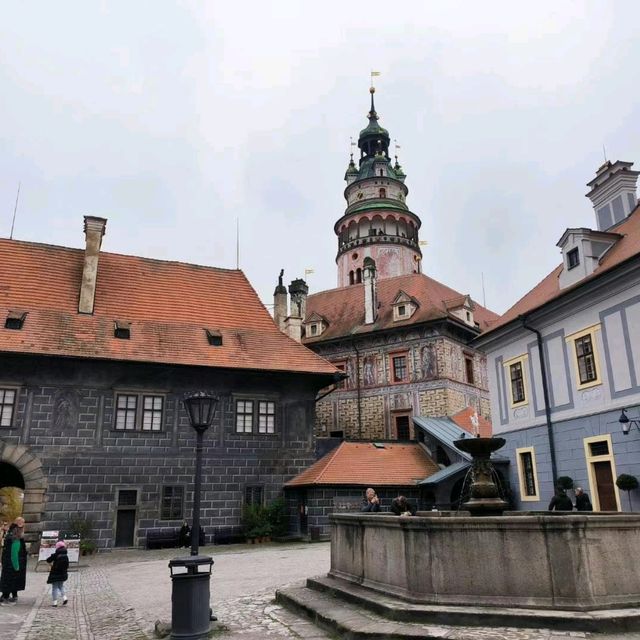 童話感爆棚🇨🇿契斯基庫倫隆｜伏爾塔瓦河畔夢幻小鎮打卡攻略
