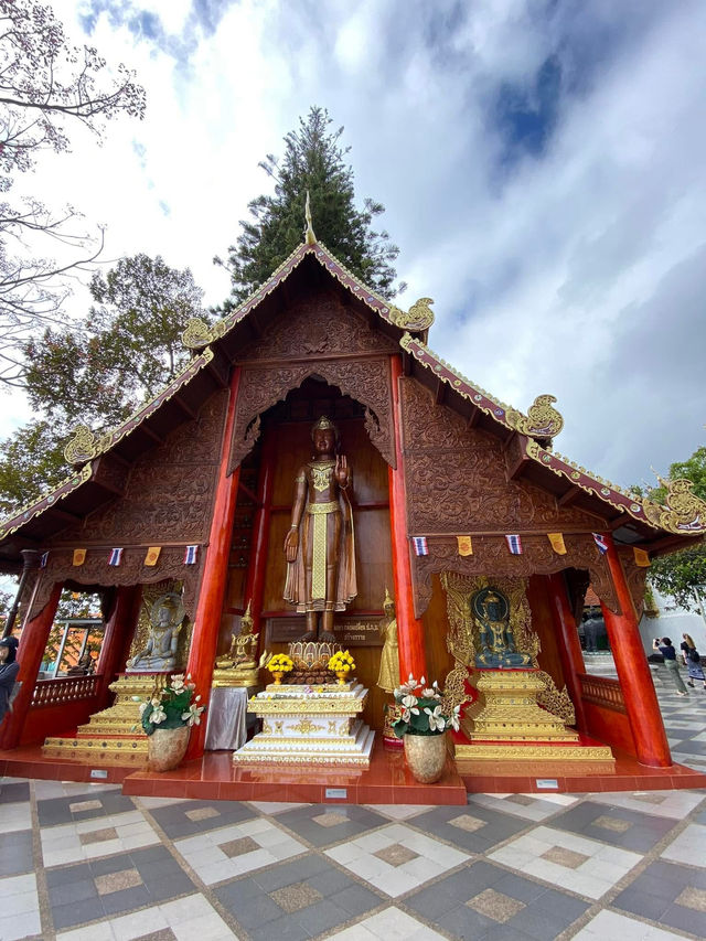 泰國🇹🇭清邁 此生看過最金光閃閃的寺廟｜素帖寺 雙龍寺