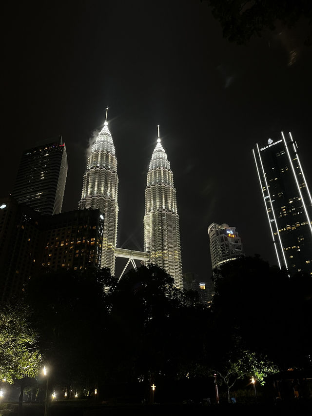 📍 Petronas Twin Towers + KLCC Park ✨