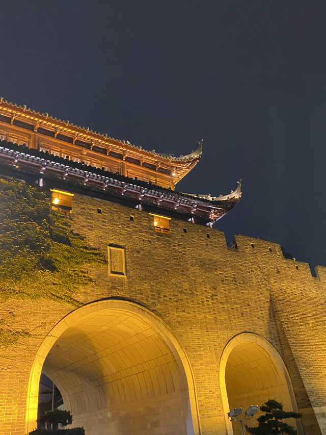 蘇州必遊夜景迷人的山塘街🌛💫 蘇州必遊夜景迷人的山塘街🌛💫