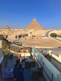 ไม่ต้องเดินให้เหนื่อย จบที่วิวในห้องพัก Pyramid 